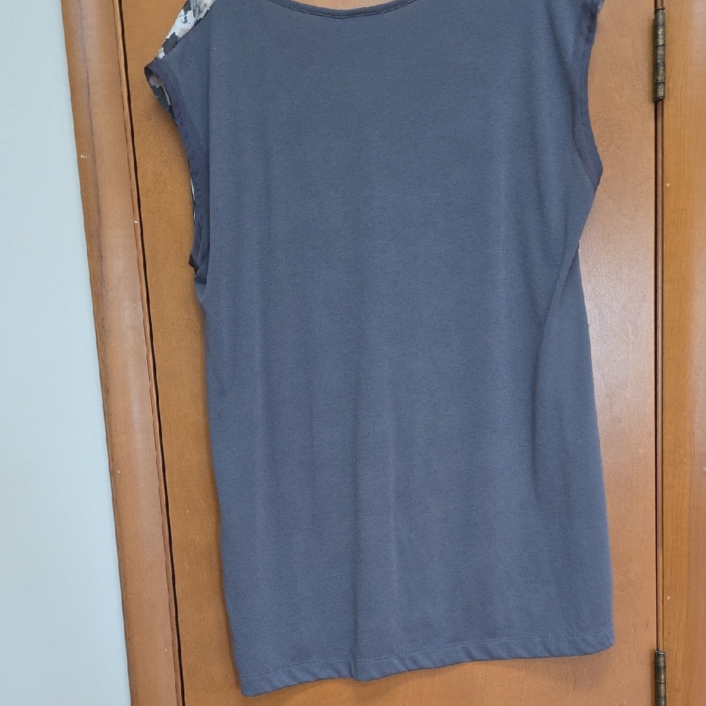 Simply Vera Vera Wang Floral V-Neck Blouse - Black and White - Picture 6 of 8